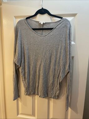 Zenana Outfitters Light Gray V-Neck Long Sleeve Top